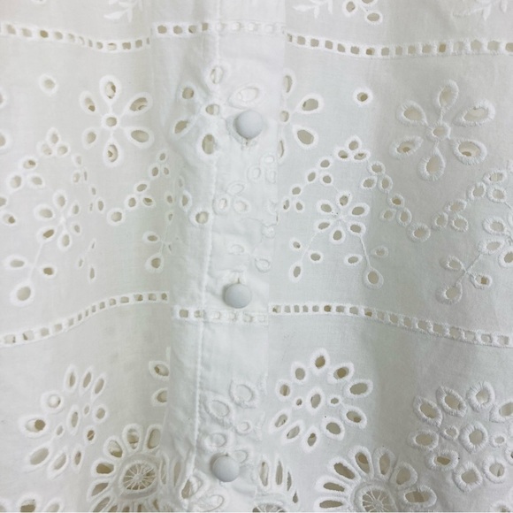 Cabi white eyelet button front top with balloon sleeves and elasticized cuffs. M - Picture 4 of 6